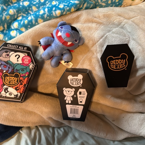 Vampbear deddy bears coffin mystery plush - Picture 7 of 9